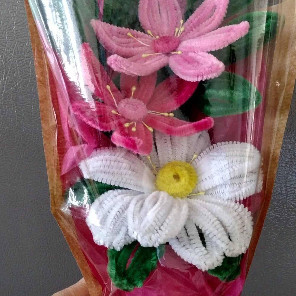 Flower bouquet Pipe cleaner flower bouquet.